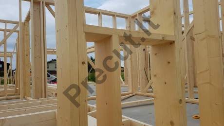Karkasinio namo sienų konstrukcija iš tiksliai supjautų Precut elementų
