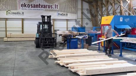 Santvarų ir karkaso detalių ruošimas pagal projektinius brėžinius.

